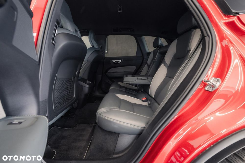 Volvo XC 60 B5 B AWD R-Design - 14