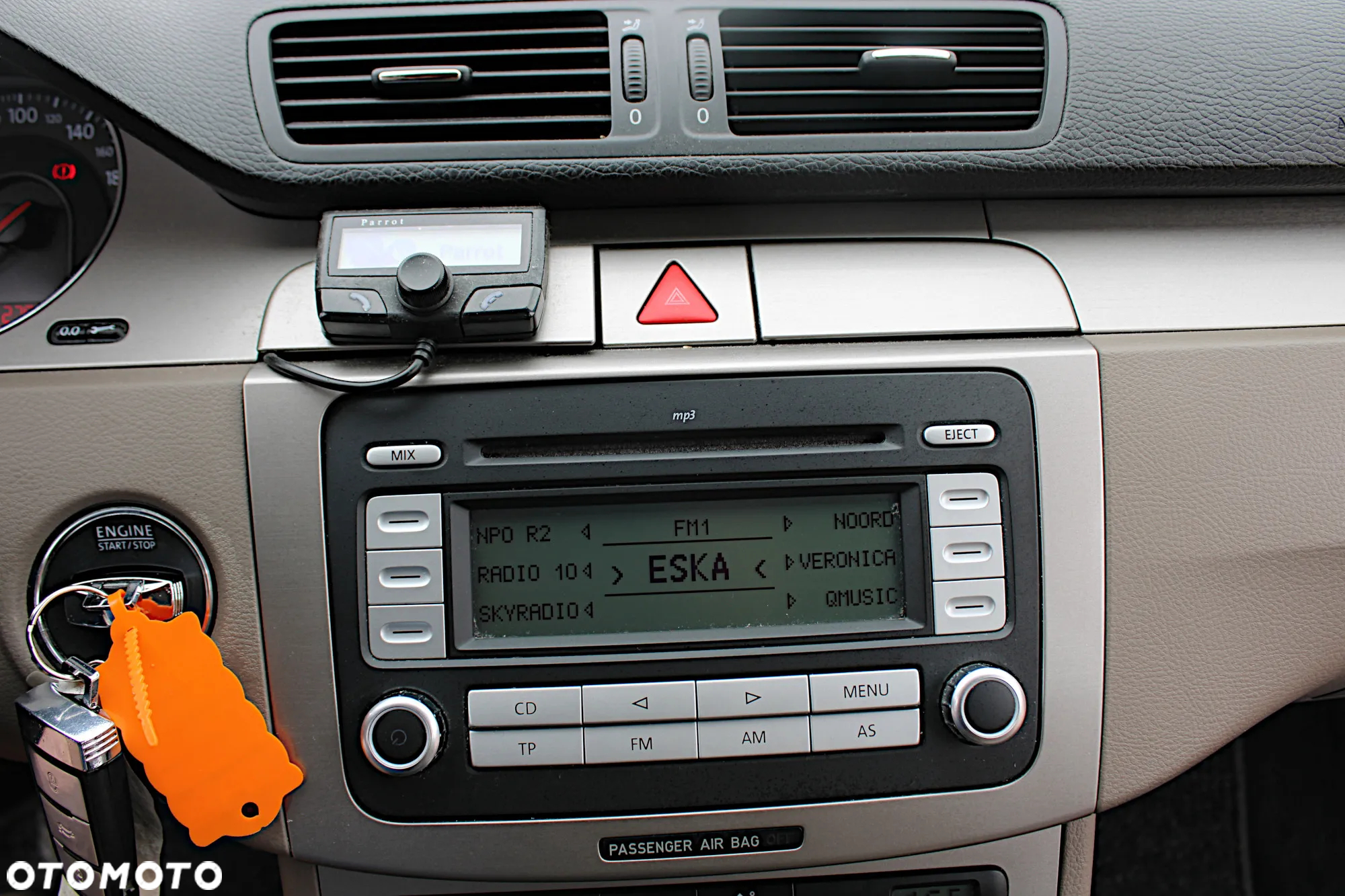 Volkswagen Passat 2.0 TDI DPF Sportline - 28