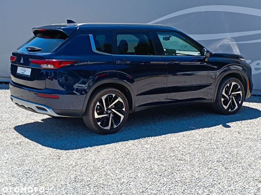 Mitsubishi Outlander - 10