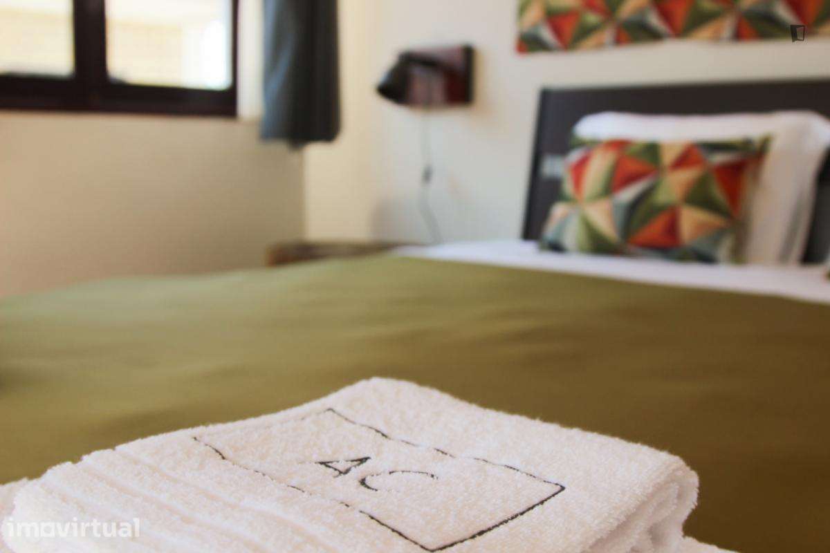 Quarto - localizado em Paranhos Porto - Grande imagem: 3/36