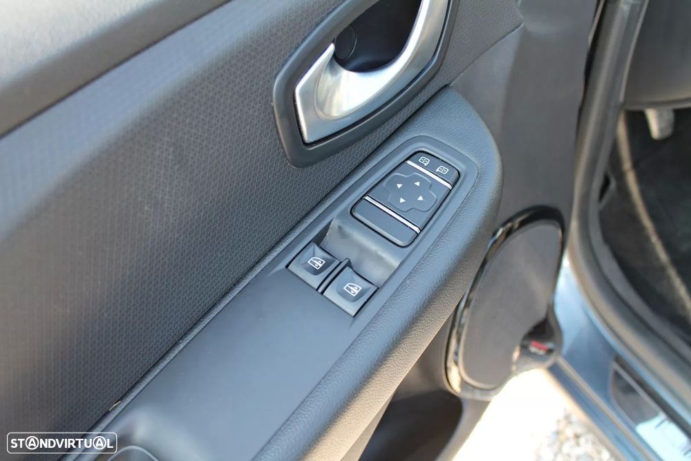 Renault Clio 0.9 TCe Limited - 18