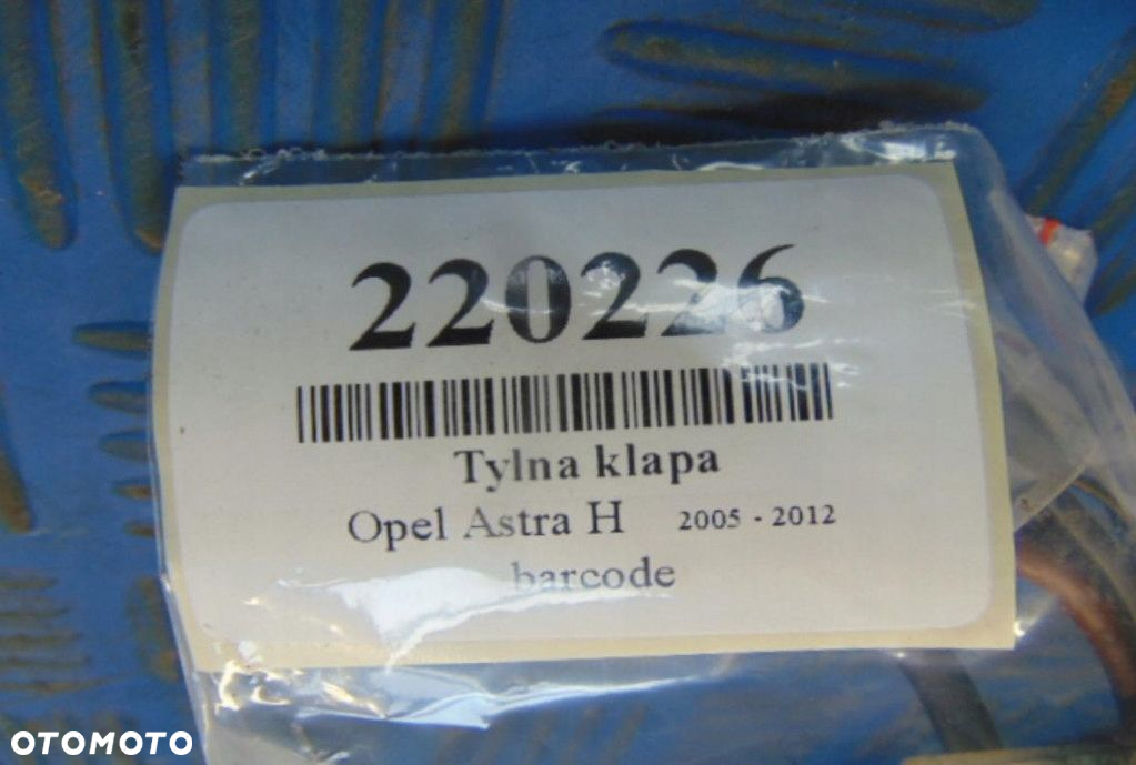 OPEL ASTRA H TYLNA KLAPA STAN WIDOCZNY NA ZDJĘCIU - 7