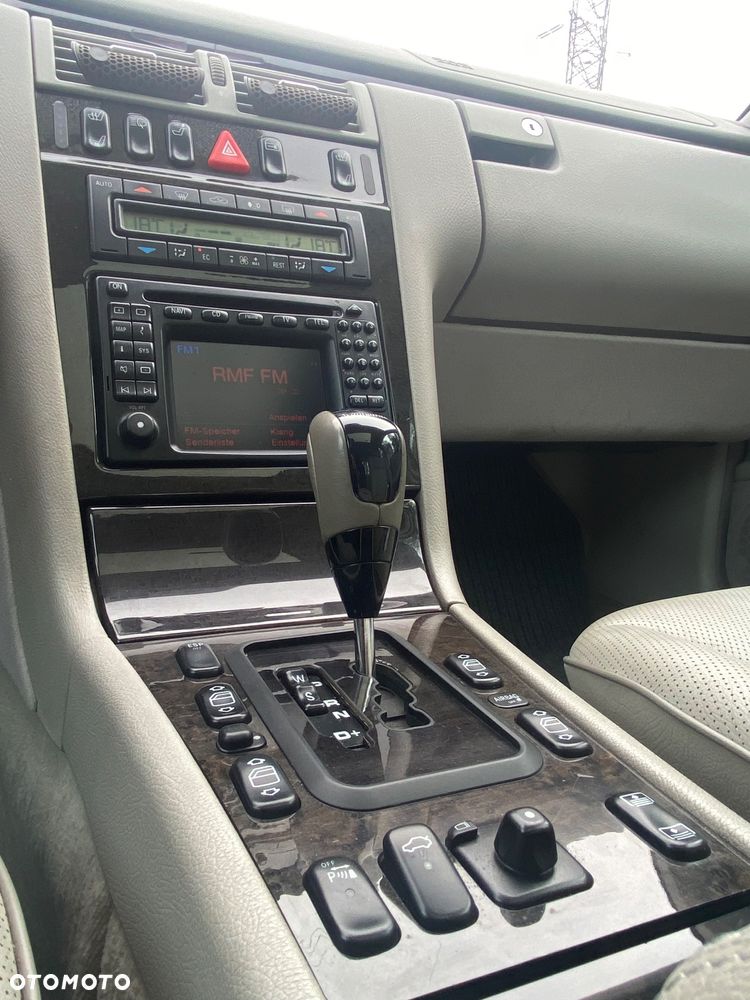 Mercedes-Benz Klasa E 320 T CDI Avantgarde - 9