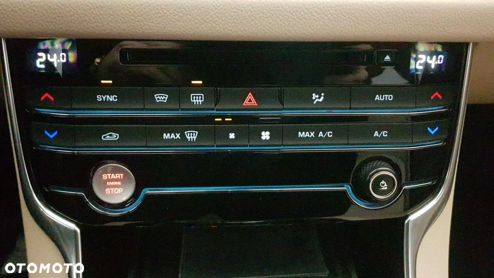 Jaguar XF - 30