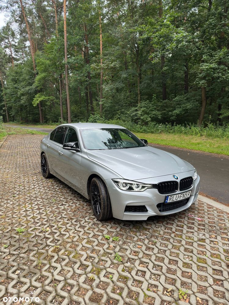 BMW Seria 3 330i Sport Line - 12
