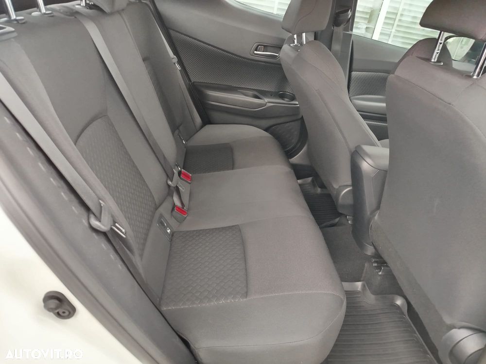 Toyota C-HR 1.8 HSD 4x2 CVT C-enter - 29