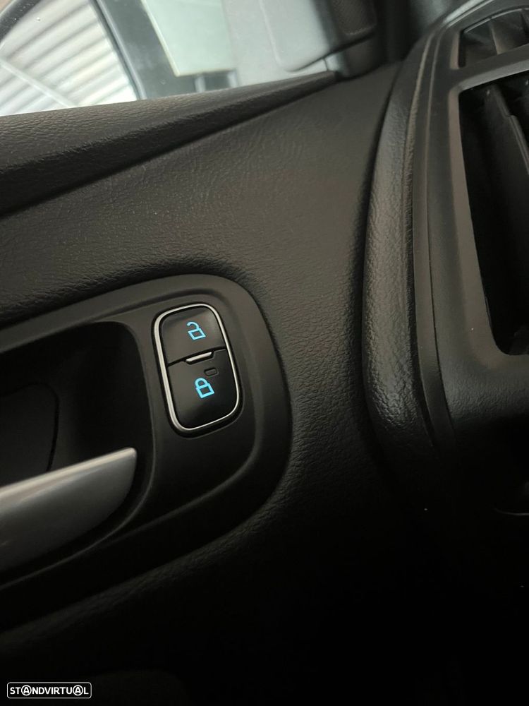 Ford Focus 1.5 TDCi ST-Line DPS - 25