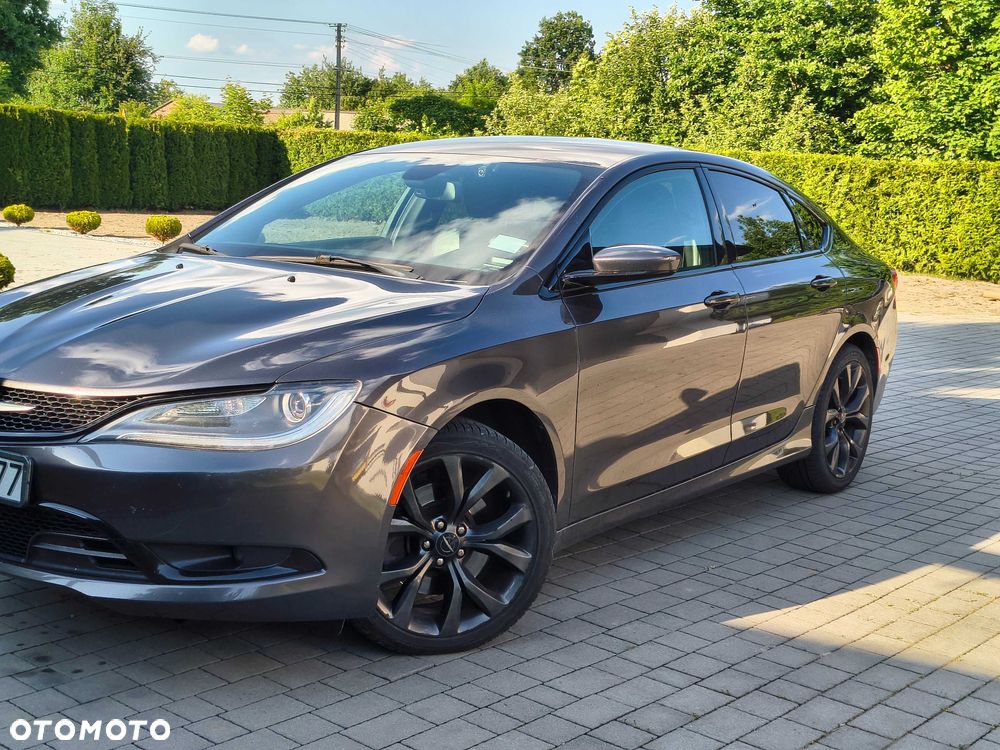 Chrysler 200