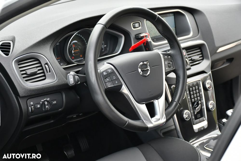 Volvo V40 D2 Summum - 27