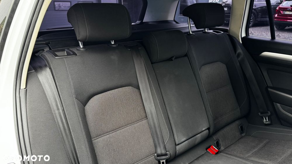 Volkswagen Passat - 23