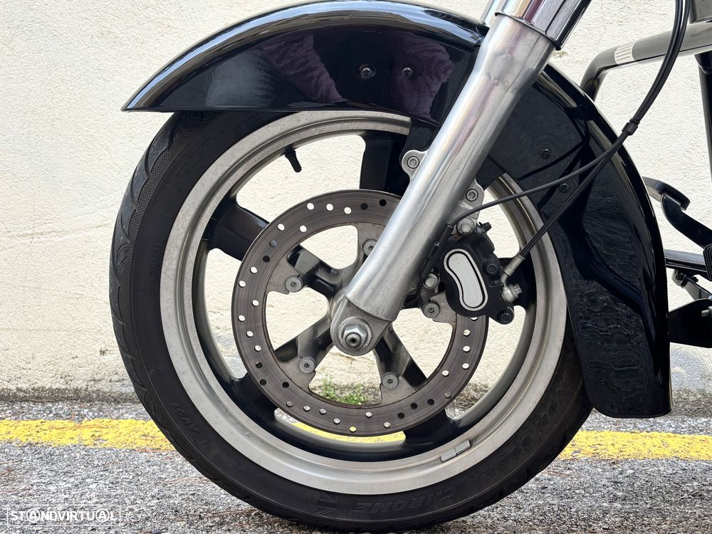 Harley-Davidson FL Switchback - 21