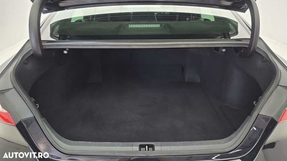 Toyota Camry - 25