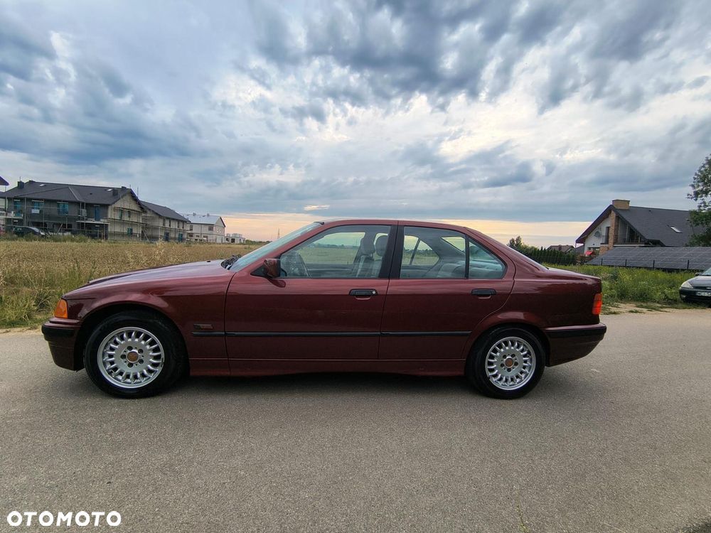 BMW Seria 3 318i - 7