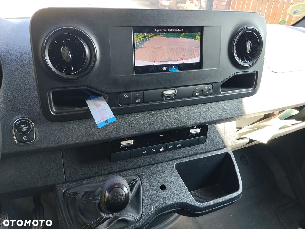 Mercedes-Benz Sprinter - 15