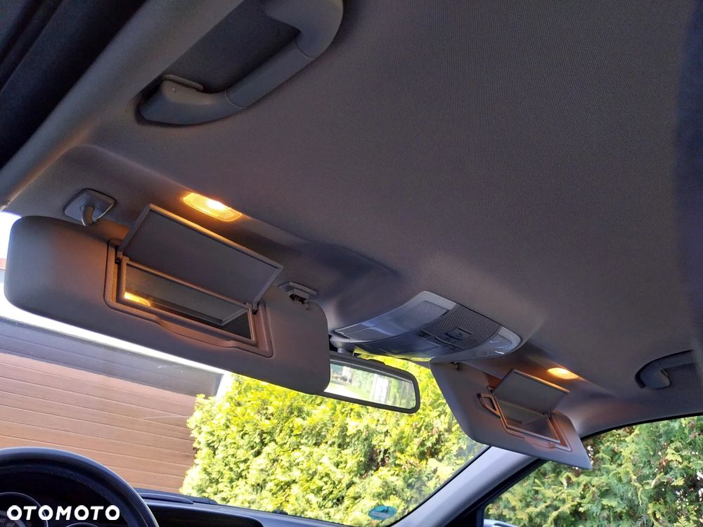 Mercedes-Benz Klasa C 180 BlueEFFICIENCY - 19