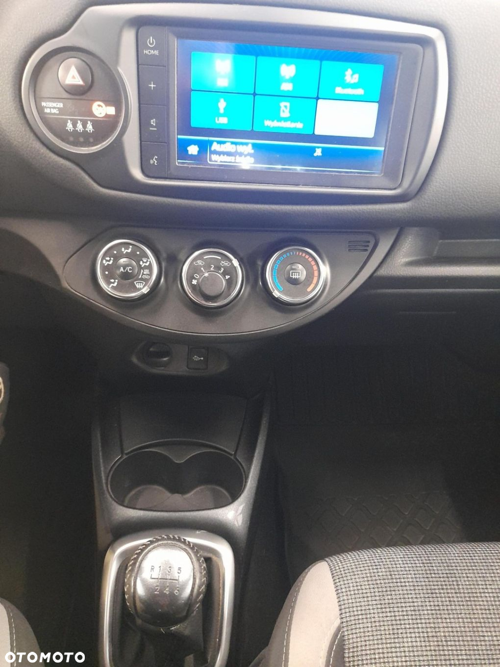 Toyota Yaris - 17