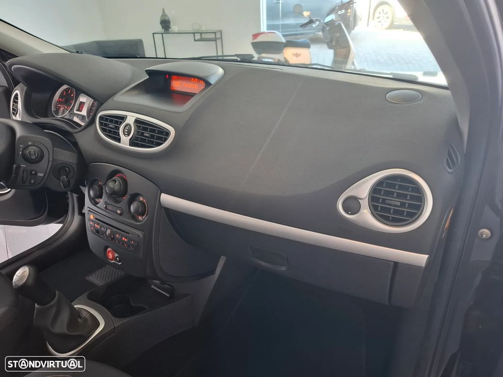 Renault Clio 1.5 dCi Dynamique S - 17