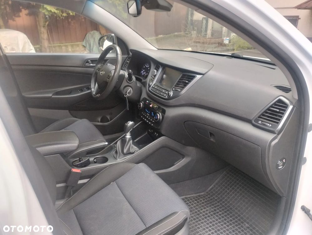 Hyundai Tucson 1.6 GDI BlueDrive Design 2WD - 11