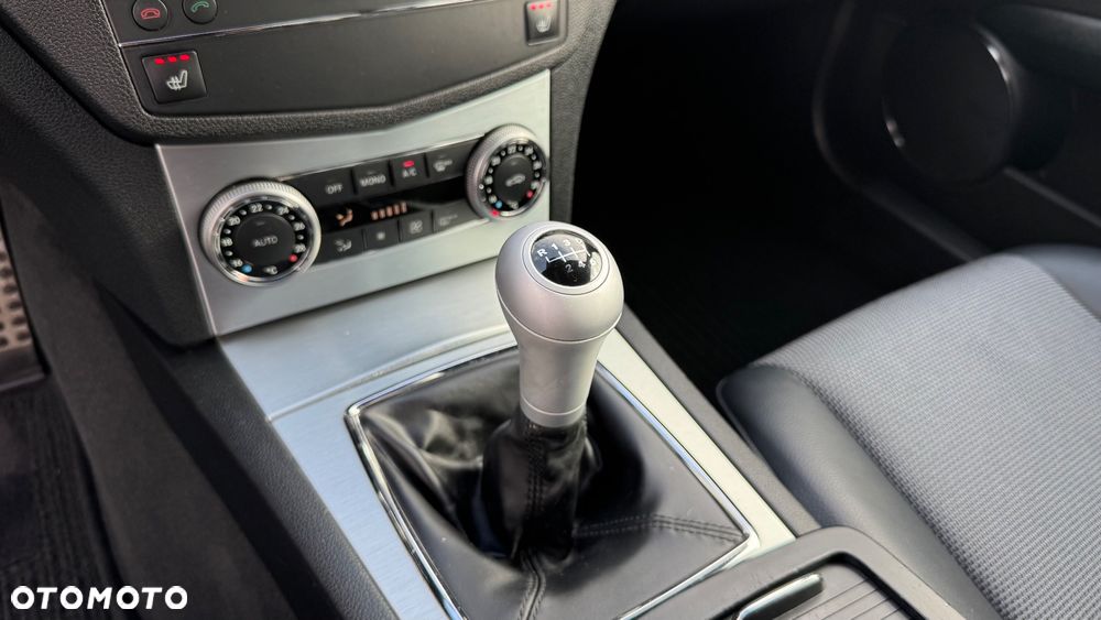 Mercedes-Benz Klasa C 180 Kompressor Avantgarde - 24