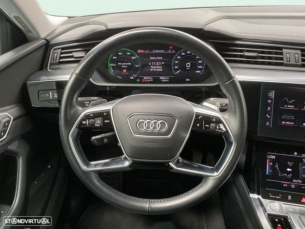 Audi e-tron 50 quattro Advanced - 11