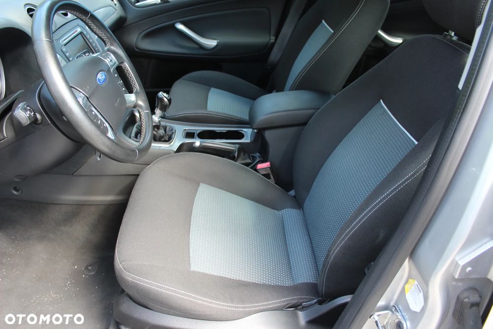 Ford Mondeo 2.0 TDCi Ghia - 19