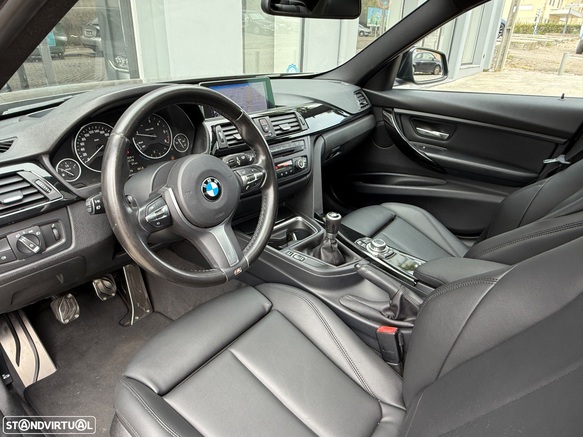 BMW 320 d Pack M - 15