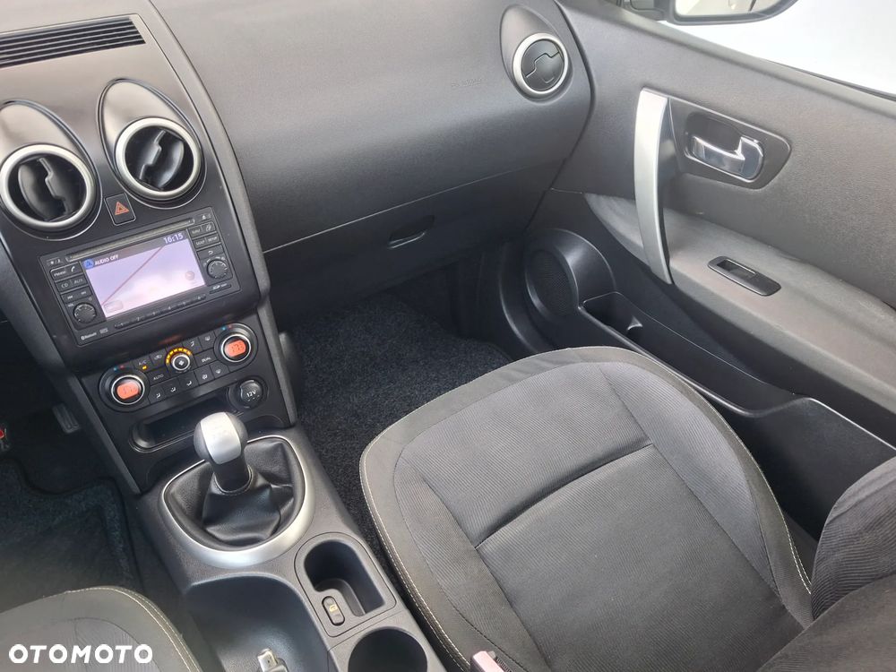 Nissan Qashqai 1.6 visia - 29