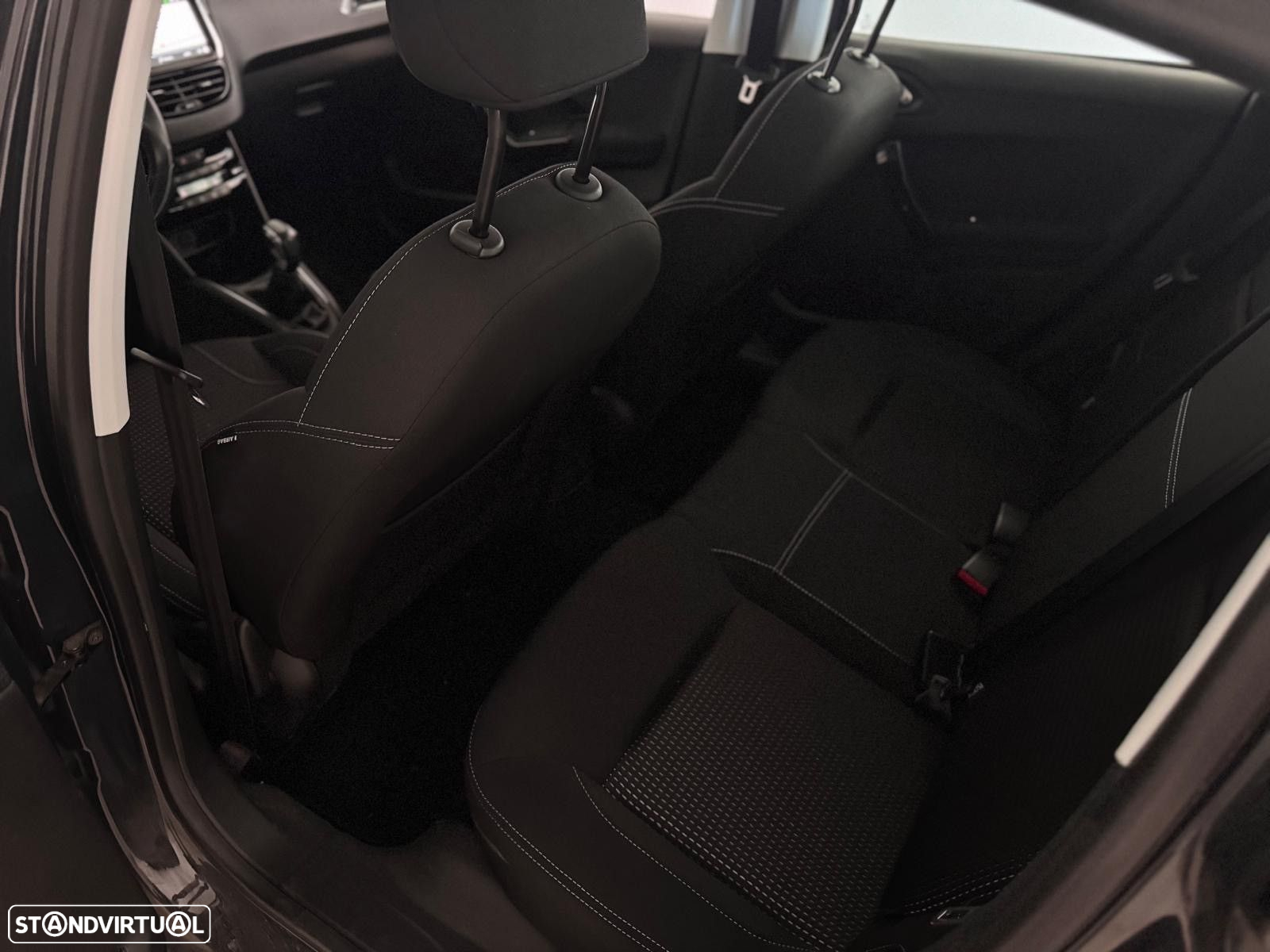 Peugeot 208 1.2 PureTech Allure - 11