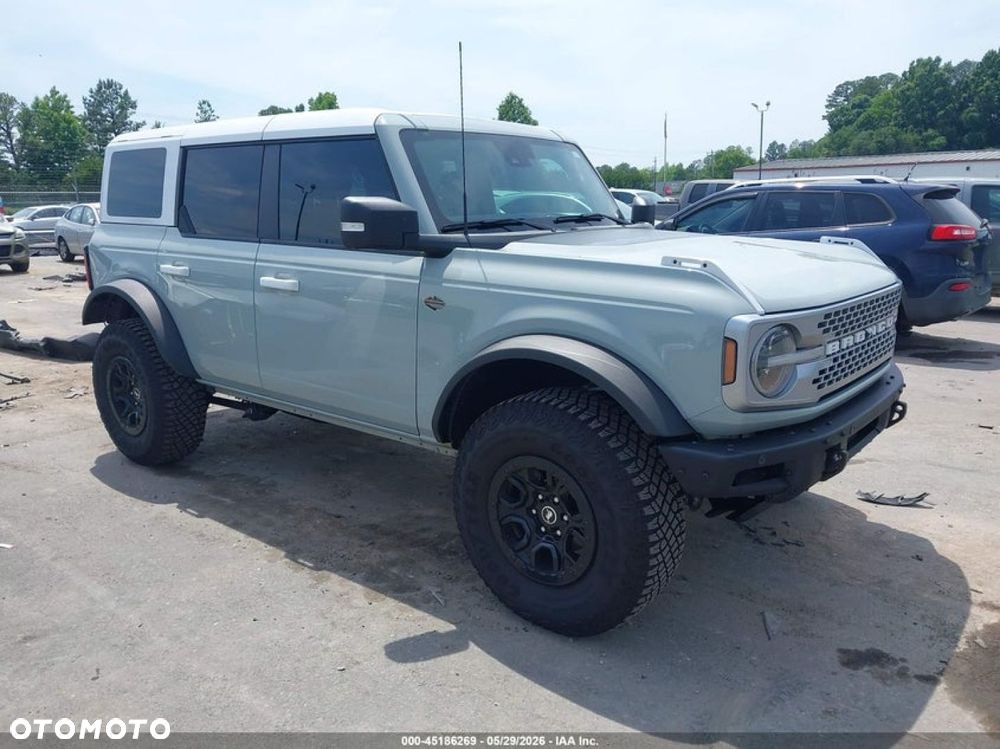 Ford Bronco - 2