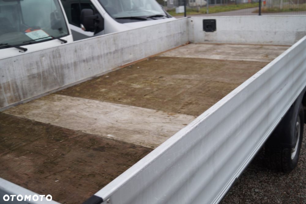 Mercedes-Benz Sprinter - 11