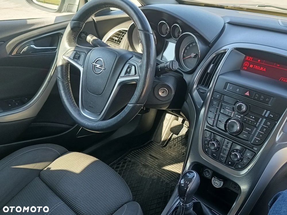 Opel Astra 1.4 T Cosmo - 28