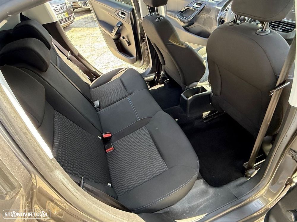 Peugeot 208 1.2 PureTech Style - 7