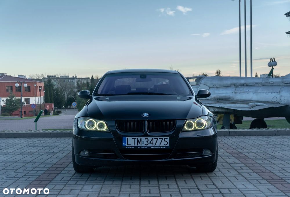 BMW Seria 3 330i - 4