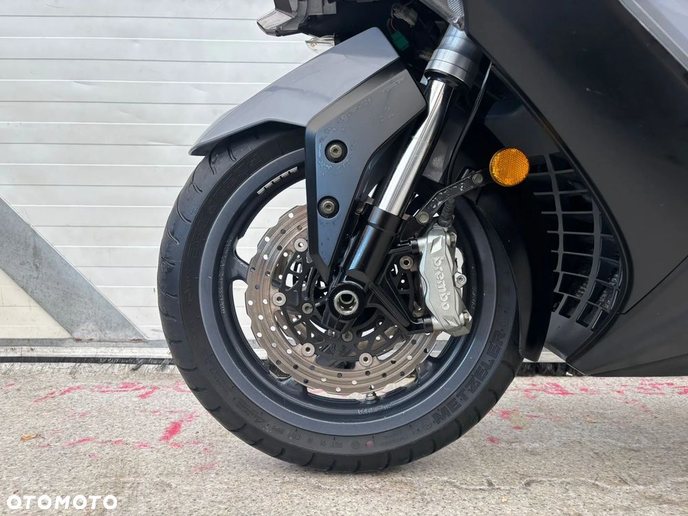 Kymco AK 550 - 23