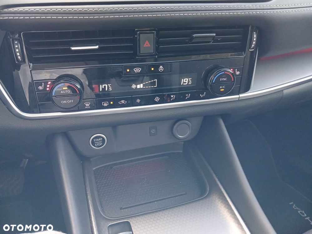 Nissan Qashqai 1.3 DIG-T mHEV N-Connecta Xtronic - 19