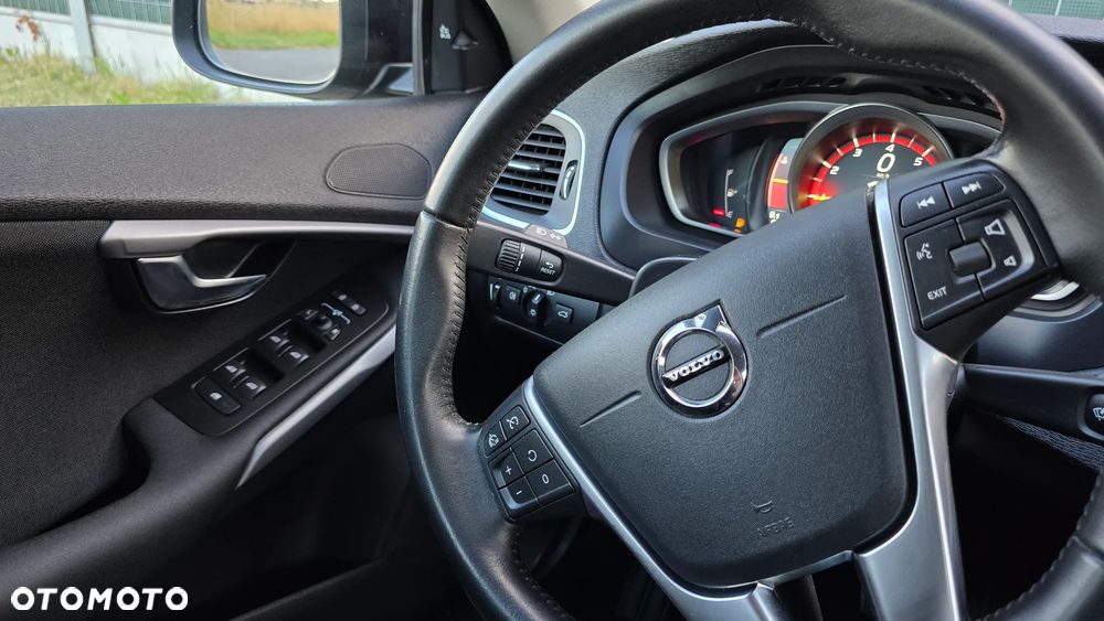 Volvo V40 T2 Drive-E Momentum - 29