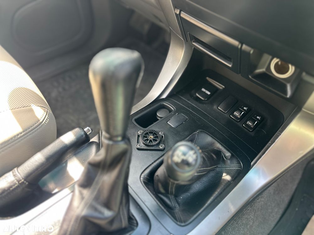 Toyota Land Cruiser - 25