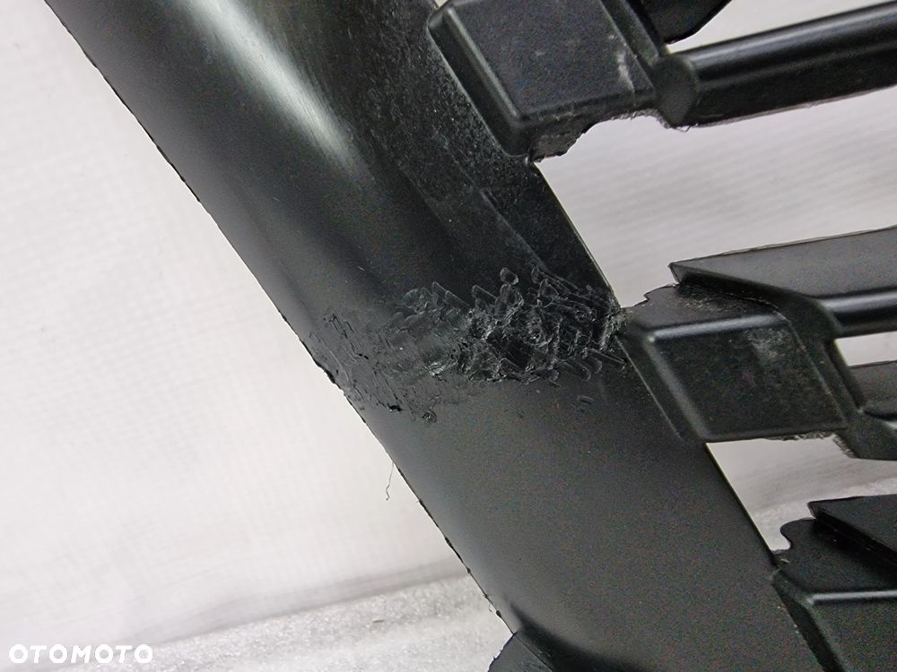 CITROEN JUMPY 3 III SPACE TOURER KRATKA ŚRODKOWA ZDERZAKA PRZEDNIEGO PRZÓD NA PDC , NR 9811718677 , NR AUKCJI KR452 - 3