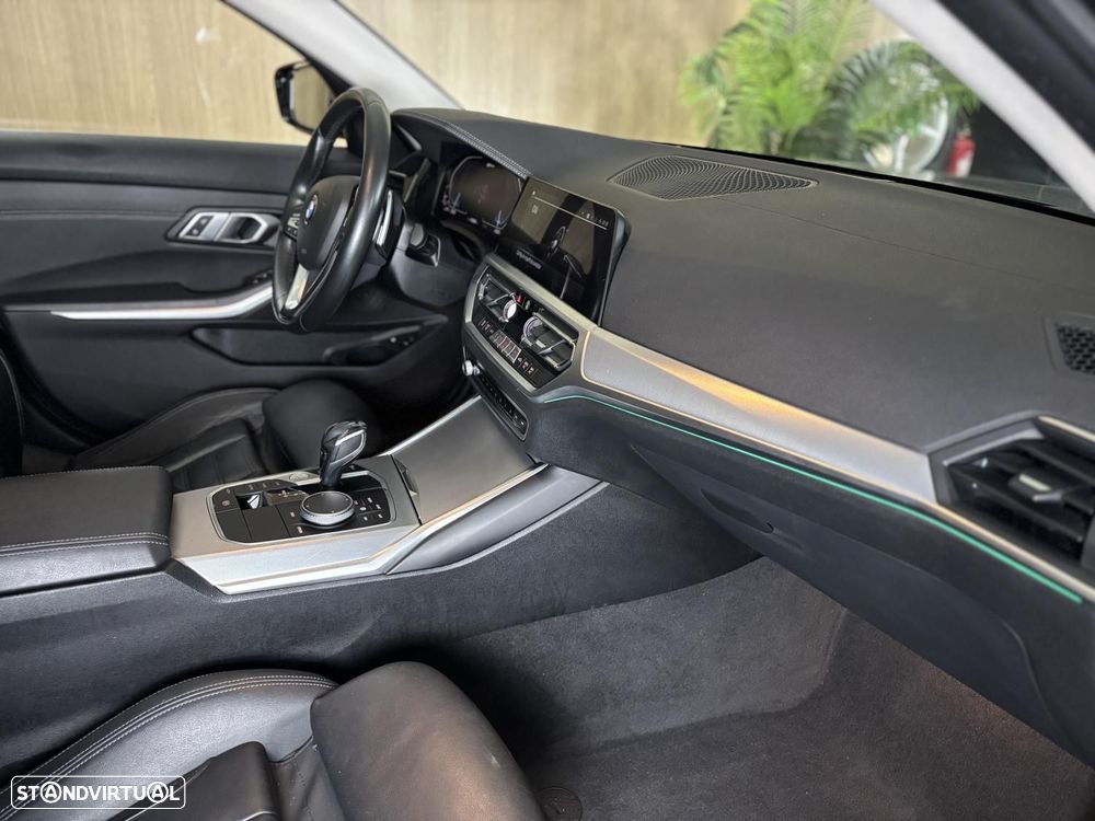 BMW 330 e Line Luxury Auto - 9