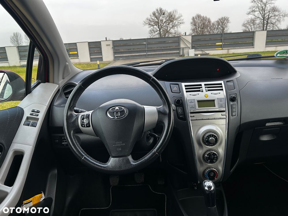 Toyota Yaris 1.0 VVT-i Life - 17
