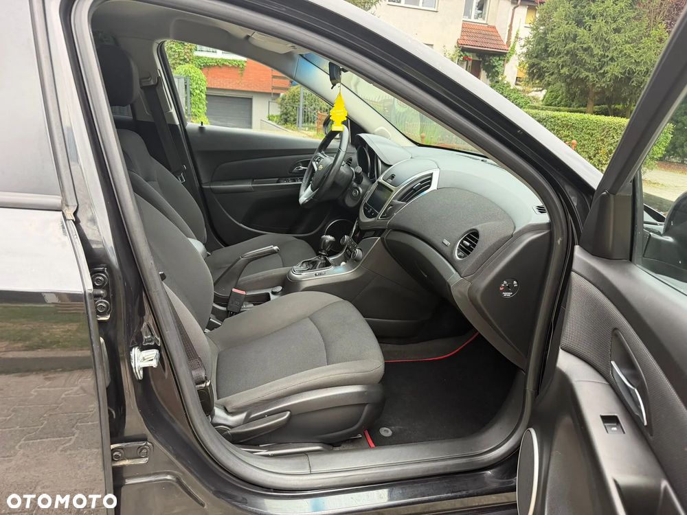 Chevrolet Cruze - 25