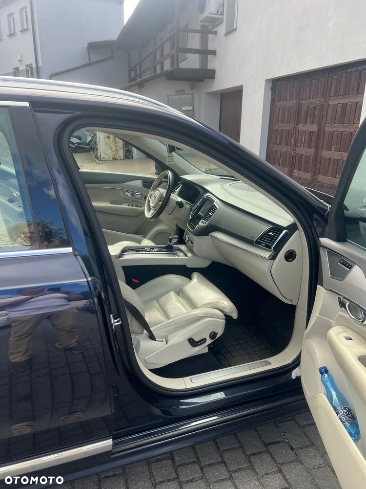 Volvo XC 90 - 7
