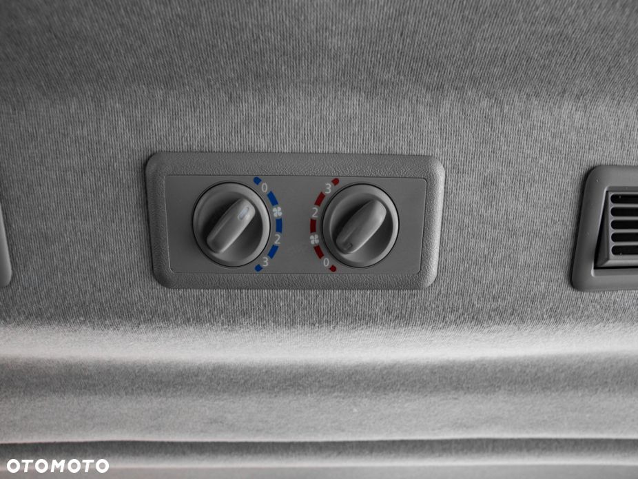 Renault Trafic Kombi L2H1 2.0 150KM - 33