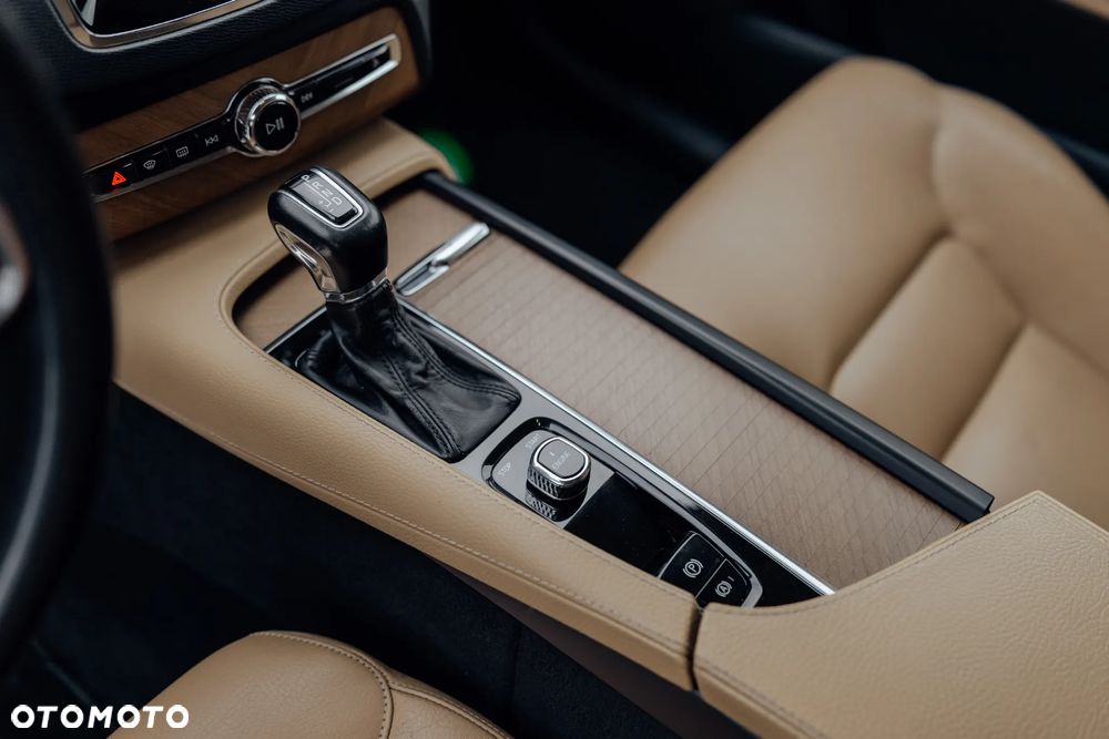 Volvo XC 90 T6 AWD Momentum - 30