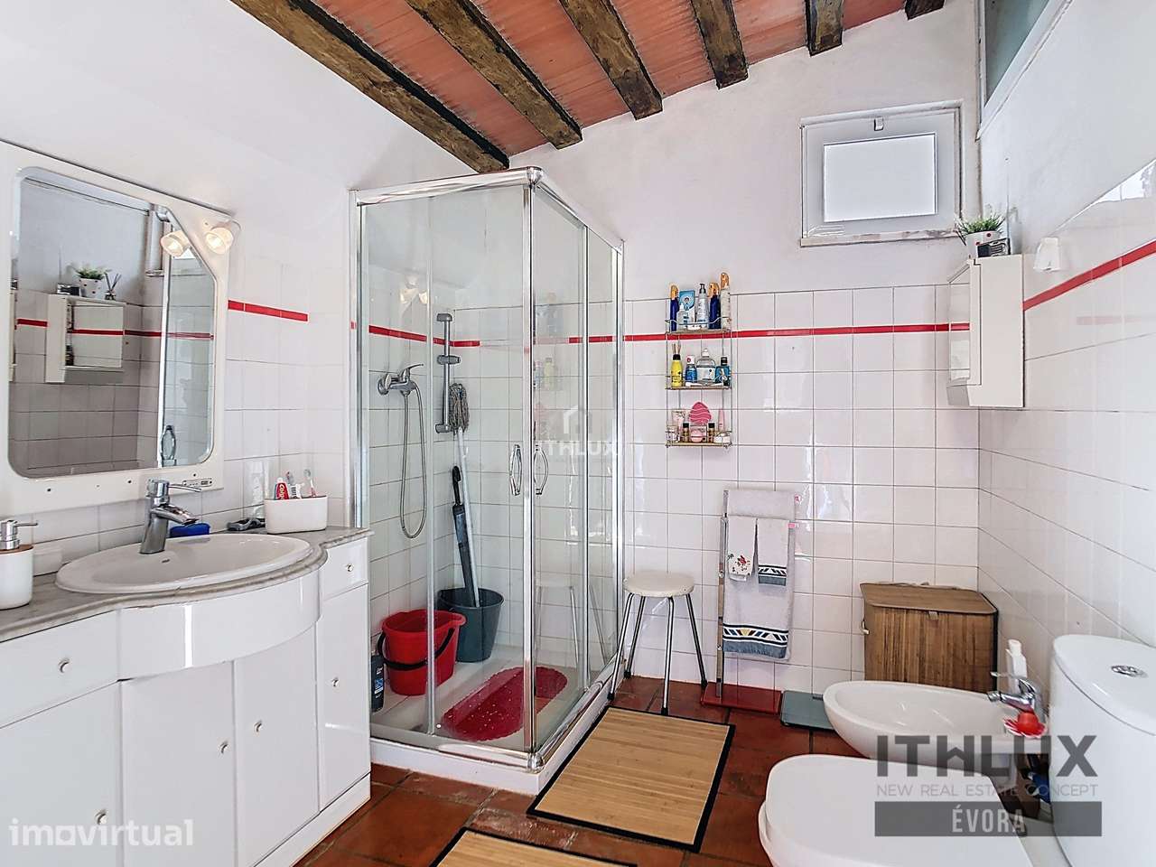 Duas Moradias localizadas em São Romão/Ciladas, Vila Viçosa com área b - Grande imagem: 4/13