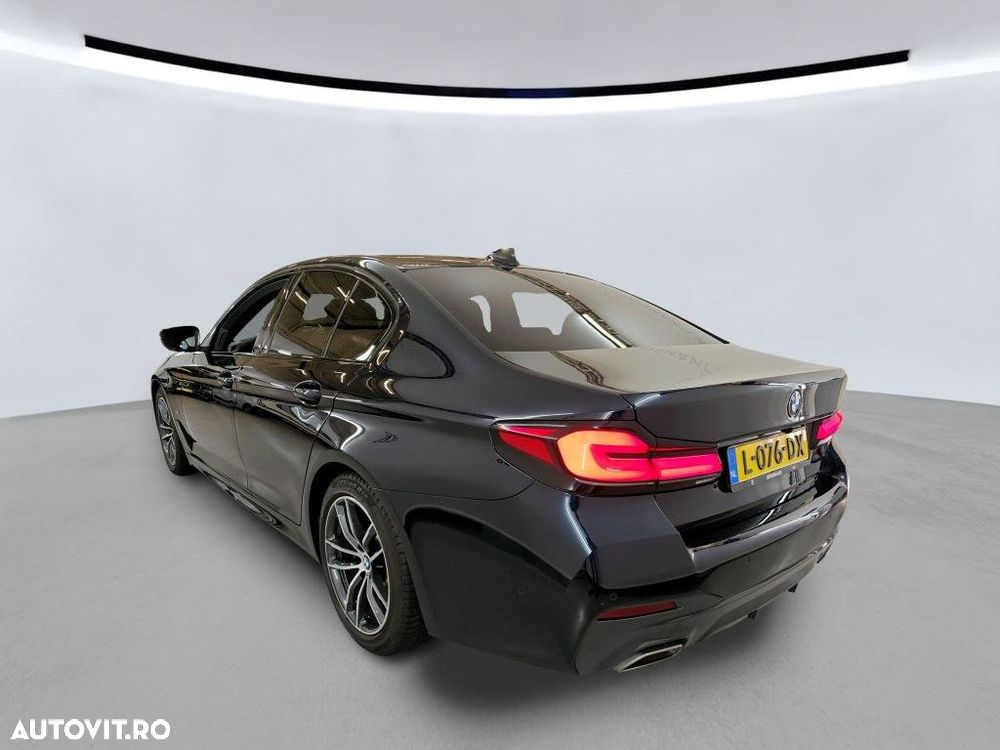 BMW Seria 5 520i Aut. - 4