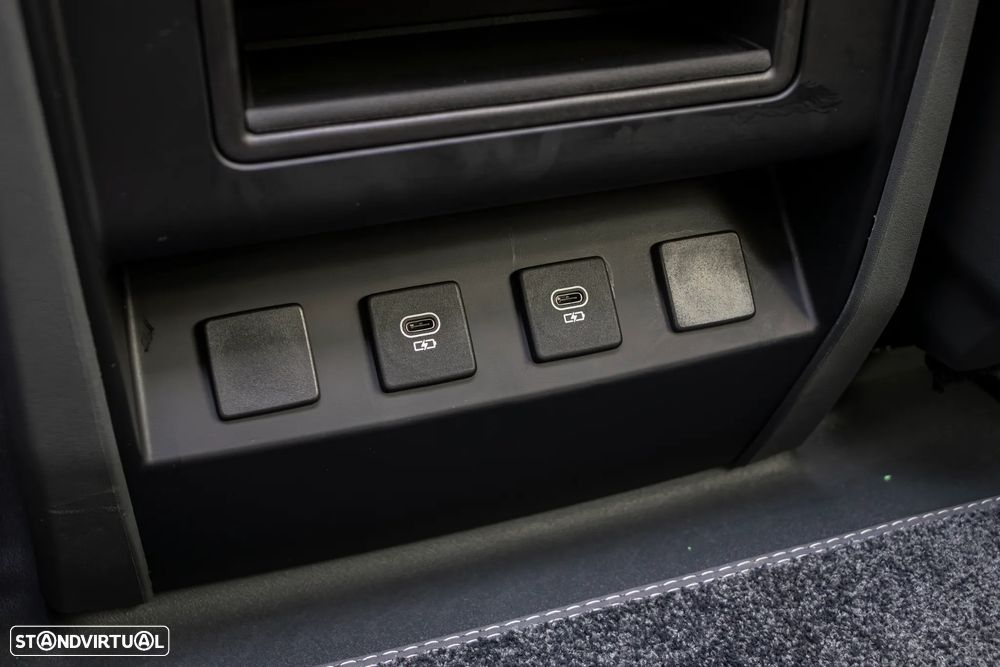 Land Rover Defender 3.0 I6 90 AWD SE - 41