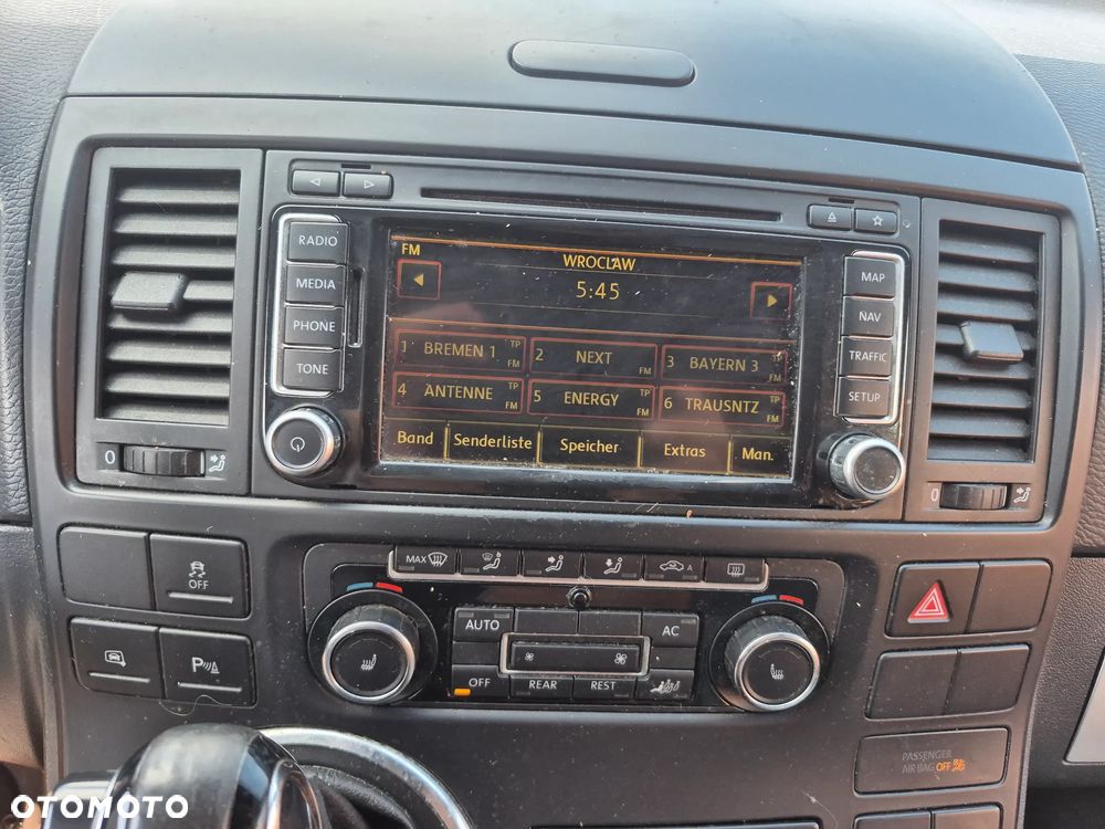 Volkswagen Caravelle - 13
