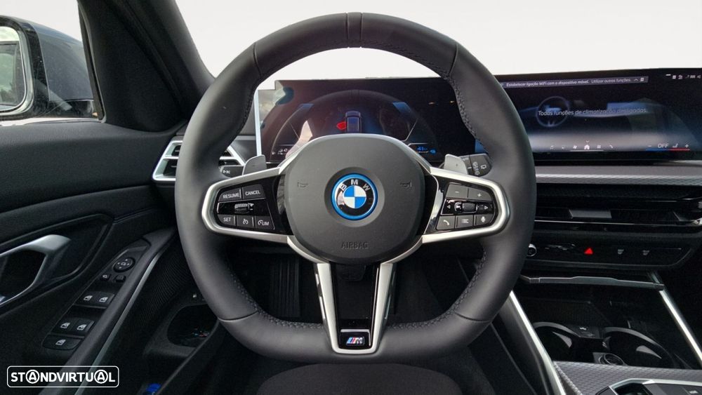 BMW 330 e Touring Pack Desportivo M Pro Auto - 13