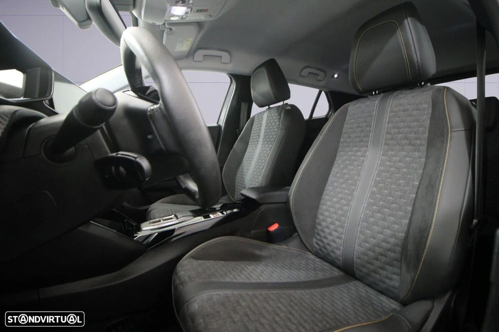 Peugeot e-2008 - 11